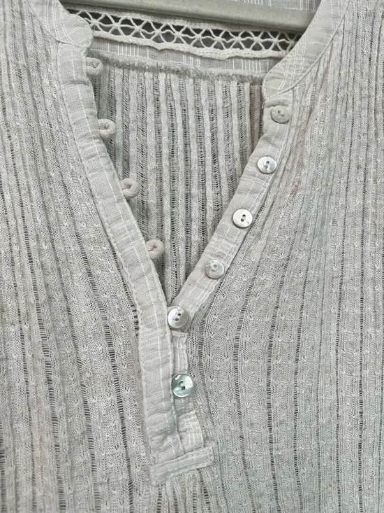 Boho shell-button henley (XL) - Picture 3 of 6